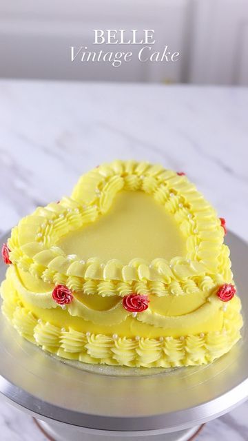 Beauty And The Beast Birthday Cake Ideas, Belle Cake Ideas, Belle Birthday Party Cake, Storybook Cookies, Beauty And The Beast Birthday Cake, Disney Princess Cakes, Cakes Yellow, Belle Birthday Cake, Princess Belle Cake