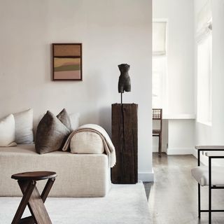 colin king (@colinking) • Instagram photos and videos Nicolas Schuybroek, The World Of Interiors, Living Room End Tables, Living Room Paint, Minimalist Living Room, Home Decor Trends, Architectural Digest, White Interior, Interior Inspo