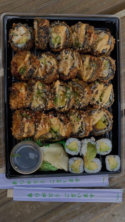 Cooked Sushi, Sushi Aesthetic, Sushi Box, Food Babe, Delicacy Food, Food Therapy, Yummy Comfort Food, Healthy Food Motivation, Food Recepie