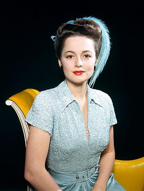 Olivia de Havilland in the 1940s 1940s Movies, Best Actress Oscar, Olivia De Havilland, Black Actresses, British American, Catherine Zeta Jones, Oscar Winners, Hollywood Star, Old Hollywood Glamour