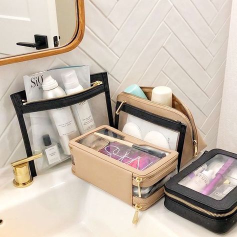 Travel Suitcase Packing, Suitcase Packing Tips, Makeup Bag Organization, Suitcase Packing, روتين العناية بالبشرة, Beauty Case, Travel Products, Travel Cosmetic Bags, Makeup Bags Travel