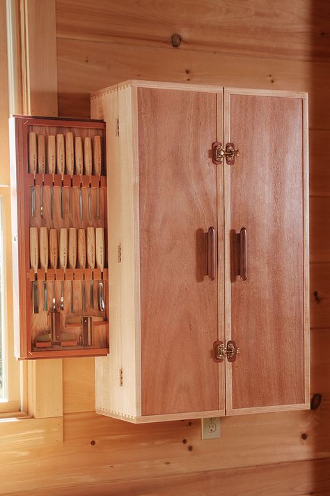 There's a Woodworking Storage Surprise in This Tool Chest Tool Case Storage Ideas, Hand Tool Storage Ideas, Tool Chest Organization Ideas, Wood Tool Chest Plans, Wood Tool Box Ideas, Tool Chest Organization, Wood Tool Chest, Diy Garage Storage Cabinets, Woodworking Tool Cabinet