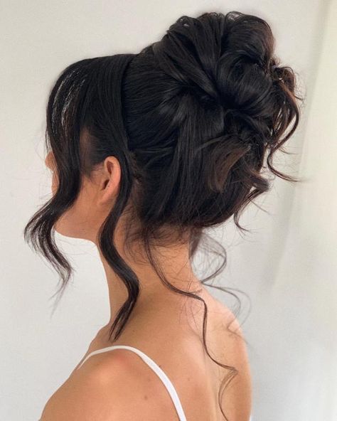 Crown Bun Updo with Loose Pieces Wedding Bun Hairstyle, High Bun Wedding Hairstyles, Butterfly Hairstyle, Wedding Bun, Messy Hair Updo, Loose Updo, Wedding Bun Hairstyles, Hair Adviser, Trendy Hairstyle