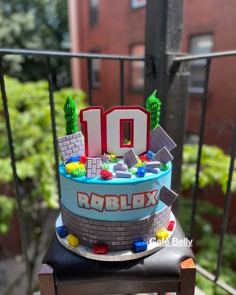 Roblox Birthday Cake 🎂 #Cafebelly #cake #Roblox Roblox Cake Design Buttercream, Roblox Cake Design Ideas, Roblox Birthday Party Cake, Roblox Cake And Cupcakes, Level 10 Unlocked Birthday Cake, Roblox Bday Cake, Roblox Party Theme Ideas, Easy Roblox Cake, Roblocks Cake Ideas