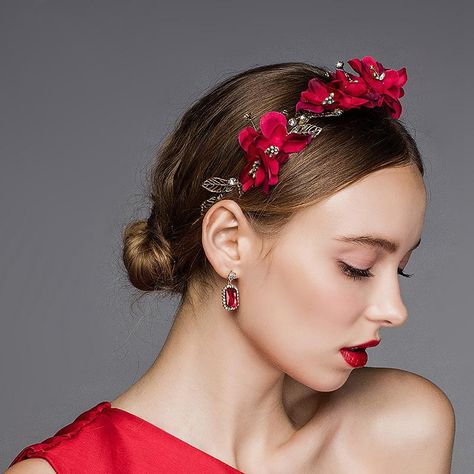 Red floral headband with gold accompaniment Estimated delivery: 4-7 days Prom Headpiece, Red Flower Crown, Rose Flower Headband, Rose Headpiece, Sunflower Wedding Decorations, Garden Party Outfit, Floral Headdress, Christmas Hair Accessories, Bridal Roses