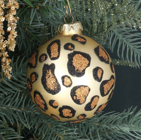 Christmas Tree Leopard Print, Leopard Print Christmas Tree, Christmas Leopard Print, Cheetah Christmas, Leopard Christmas Tree, Leopard Christmas, Christmas Dreaming, Diy Christmas Tree Ornaments, Summer Christmas