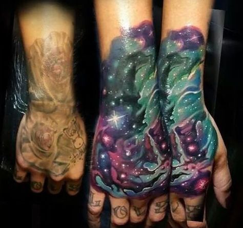 Galaxy hand tattoo ❥ Hands Tattoo, Universe Tattoo, Tattoo Forearm, Galaxy Universe, Galaxy Tattoo, Zodiac Tattoos, Gorgeous Tattoos, Space Tattoo, Hand Wrist