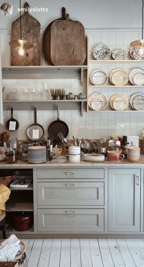 Swedish Farmhouse Kitchen, Swedish Cottage Interior, Ojai House, Portland Bungalow, Folk Kitchen, Swedish Farmhouse, Rustic Kitchens, Swedish Cottage, Tree Cottage