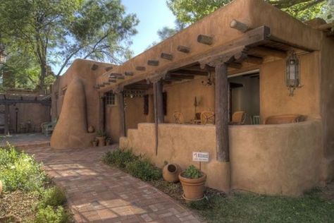 Adobe Houses, Santa Fe Style Homes, Santa Fe Home, Adobe Home, New Mexico Homes, Earthship Home, Mud House, Adobe House, Santa Fe Style