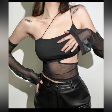 Fairy Grunge Clothes, Crop Top With Sleeves, Gothic Crop Tops, Top With Sleeves, Grunge Clothes, Girls Cuts, Asymmetrical Cut, Mesh Crop Top, Looks Street Style