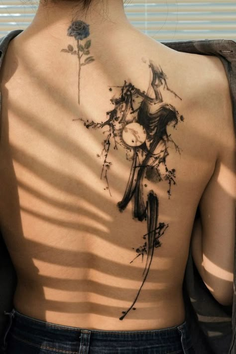 #tattoos #artwork #ink #tattoos #inked #tattooed #tattooartist #girlswithtattoos #tattooart #piercings #tattoolife #inkedgirls #blackwork #bodyart #tattooedgirls #tattoodesign #tattooist #inkedup #tatuagem #tattooing #instatattoo Enchanted Tattoo, Back Of Shoulder Tattoo, Tattoo Aftercare, Back Tattoo Women, Spine Tattoos, Elegant Tattoos, Abstract Tattoo, Tattoo S, Tattoo Trends