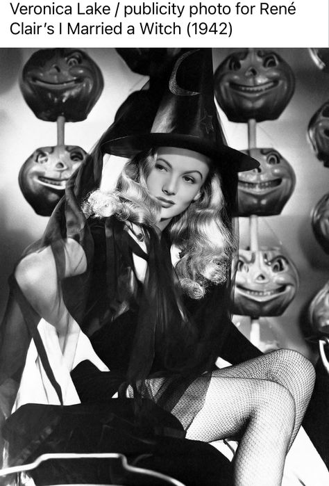 I Married A Witch, Vintage Humor Retro Funny, Hollywood Monsters, Vintage Halloween Photos, Creepy Vintage, Pumpkin Queen, Monster Costumes, Veronica Lake, Vintage Halloween Costume