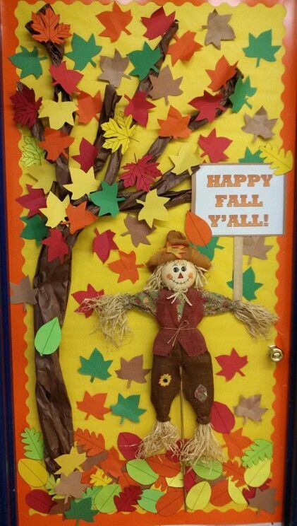 Fall Classroom Decorations Ideas, Fall Classroom Door, Preschool Door, Halloween Diy Door, Diy Door Decor, Fall Bulletin Board, Fall Classroom Decorations, Fall Door Decorations, Door Decorations Classroom