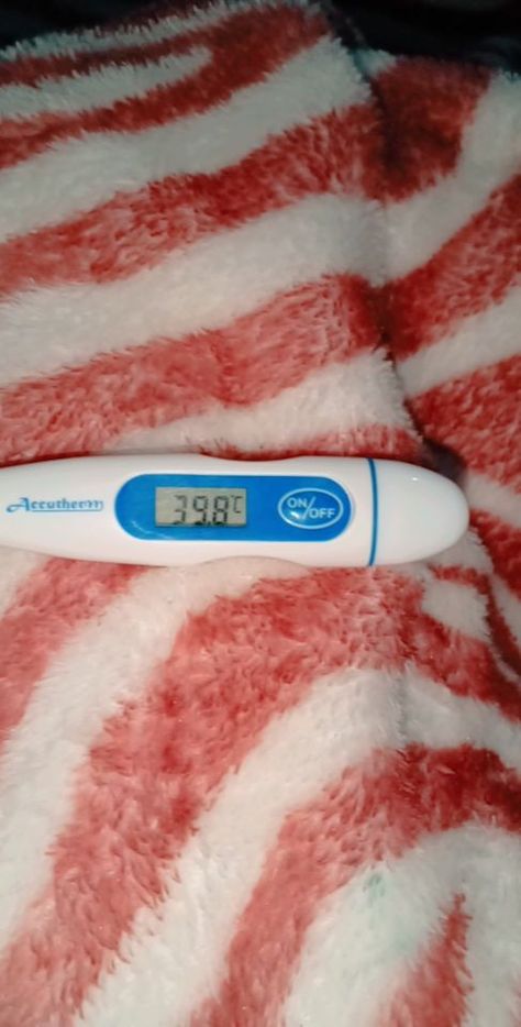 Thermometer Suhu Badan Panas, High Fever Temperature Snapchat, Thermometer Suhu Badan, Fever Temperature Snapchat, Temperature Snapchat, Shopping Pictures, Hospital Admit Hand Pics, Nurse Aesthetic, Bts Black