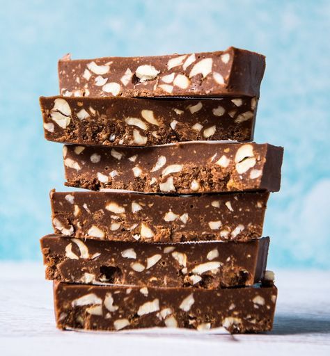 No Bake Slices, Clean Eating Dessert Recipes, Healthy Slice, Chocolate Slice, Healthy Bars, Clean Eating Desserts, The Whoot, Healthy Sweet Treats, Raw Desserts