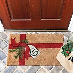 Gift Personalized Coir Mat - this is a great idea for Christmas! Love the look of the wrapped present :) Outdoor Rug Diy, Christmas Door Decoration, Christmas Doormat, Coir Mat, Christmas Front Doors, Custom Mats, Holiday Pillows, Christmas Door Decorations, Farmhouse Christmas Decor