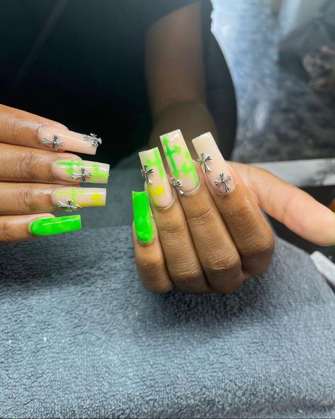 White And Neon Green Nails, White And Lime Green Nails, Lime Green Nails Coffin, Neon Green Drip Nails, Soft Lime Green Nails, Lime Green Coffin Acrylic Nails, Slime Green Nails, Slime Green Nails Acrylic, Lime Green Nails