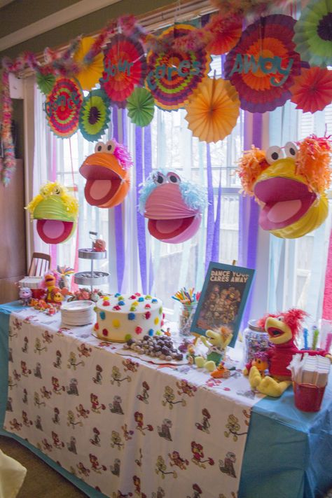 Elsa's Fraggle Rock Birthday Party! Dessert table The Muppets Birthday Party Ideas, Fraggle Rock Party Ideas, Muppet Themed Birthday Party, Puppet Birthday Party, Puppet Theme Birthday Party, Muppets Party Ideas, Fraggle Rock Cake, Muppets Decorations, Muppet Party Ideas