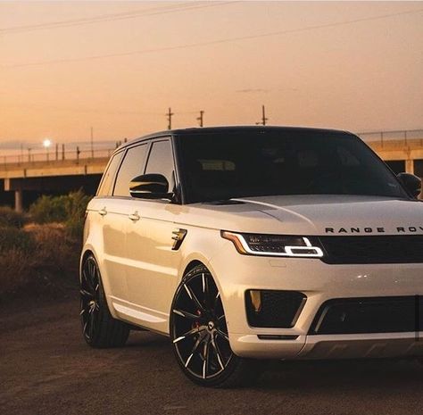 Sunrise Window, White Range Rover, New Range Rover Sport, Range Rover White, Range Rover Sv, Dream Cars Range Rovers, Cars India, Cars Range Rover, Range Rover Black