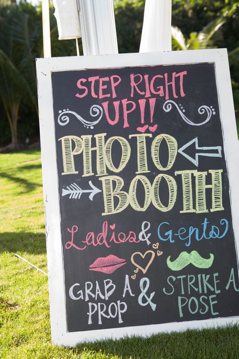 Photo Booth Chalkboard Welcome Photo Booth, Selfie Zone Decoration, Creative Photo Booth Ideas Events, Photo Booth Ideas Events, Bogan Party, Engagement Selfie, Selfie Zone, Hall Deco, Rustic Photo Booth