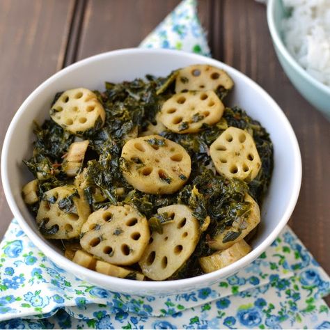 Jammu & Kashmir -- Palak Nadir (Spinach & Lotus Stem Curry) Kashmiri Recipes, Tibetan Food, Jammu Kashmir, Food Illustration, Indian Cooking, Vegetarian Recipes Healthy, Vegetarian Diet, Curry Recipes, Food Festival