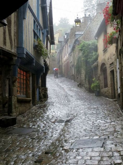 Rainy Day Aesthetic, I Love Rain, Brittany France, Love Rain, Rain Photography, City Aesthetic, Pretty Places, In The Rain, Travel Aesthetic