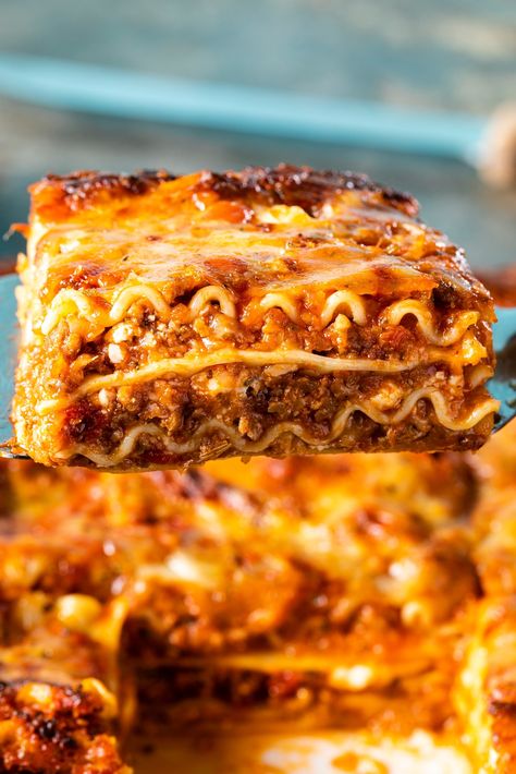 Lasagne Aesthetic, Thanksgiving Lasagna, Lasagna Ricotta, Sausage Lasagna, Donut Toppings, Caramel Chocolate Bar, Cookie Toppings, Creamy Recipes, Country Magazine