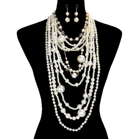 Long pearl necklace outfit