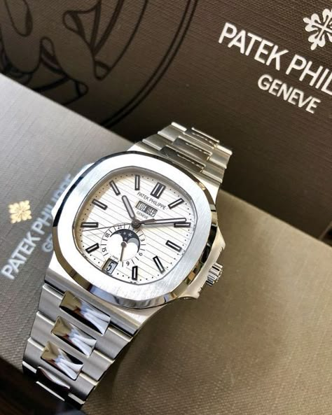 To Have, Trendy Watches, Patek Philippe Watches, Amazing Watches, Modern Watches, Expensive Watches, Invicta Watches, Patek Philippe Nautilus, Kids Watches