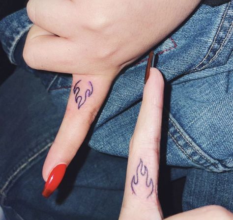 Super Small Tattoos, Men Hands, Small Tattoos Ideas, Matching Bff Tattoos, Matching Friend Tattoos, Cute Matching Tattoos, Small Matching Tattoos, Bestie Tattoo, Flame Tattoos