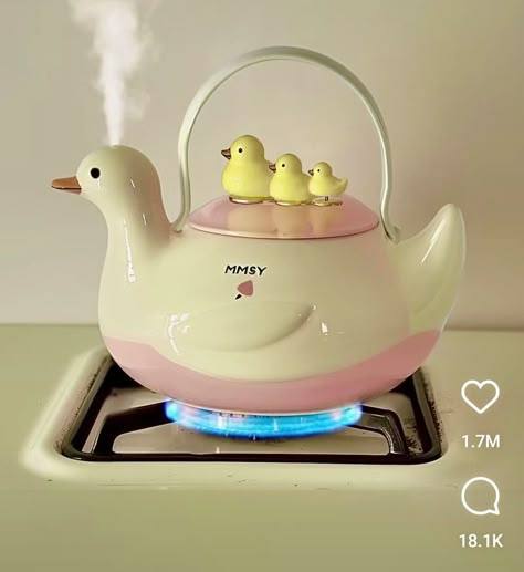 Kawaii Duck, Gerobak Dorong, Duck Cute, Kitchen Decor Collections, Safe Kitchen, Crockery Design, Cute Teapot, Kitchen Gadgets Unique, Dream Apartment Decor