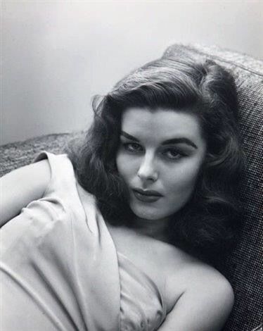 Elaine Stewart, Philippe Halsman, Jon Snow, Hollywood, Beauty