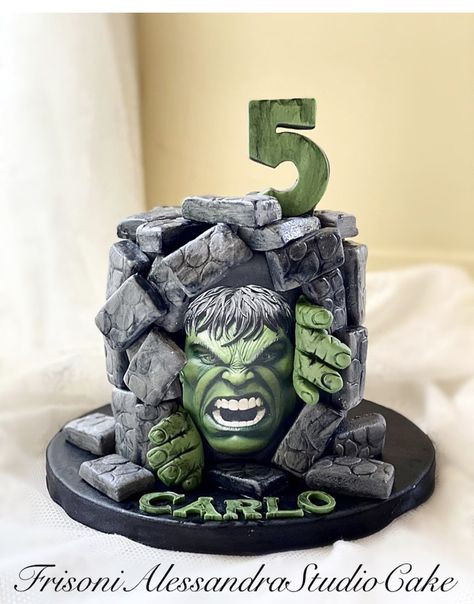 Hulk Cake Design, Hulk Theme, 2023 Cake, Bolo Hot Wheels, Hulk Cake, Hulk Party, Creative Food Art, Birthday Cakes For Men, Party Deco