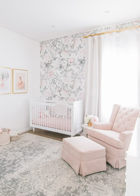 Blush and Gold Floral Nursery Nursery Layout, Blush Nursery, Gold Nursery, Chic Nursery, Girl Nursery Room, Nursery Room Inspiration, Nursery Baby Room, Floral Nursery, Pink Nursery