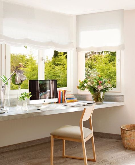 Bay Window Office, Bay Window Desk, Bay Window Bedroom, Window Desk, Work Office Decor, Home Office Setup, Office Inspiration, Dorm Room Decor, Front Room