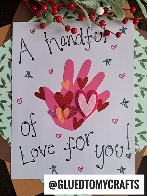 Quick Handmade Card Idea For Kids To... - Glued to My Crafts Heart Shaped Animals, Valentines Art For Kids, February Preschool, Infant Crafts, Baby Art Crafts, Toddler Valentine Crafts, Preschool Valentine Crafts, Valentines Classroom, Preschool Valentine