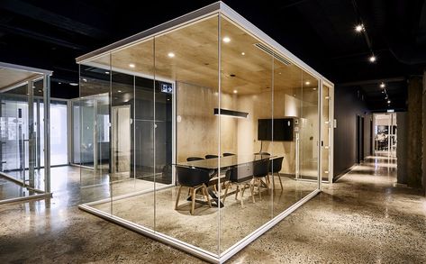 Futuristic Meeting Room, Glass Conference Room, Roll Down Shades, Meeting Room Design Office, Conference Room Design, Meeting Room Design, Sliding Curtains, Office Ceiling, Industrial Office Design