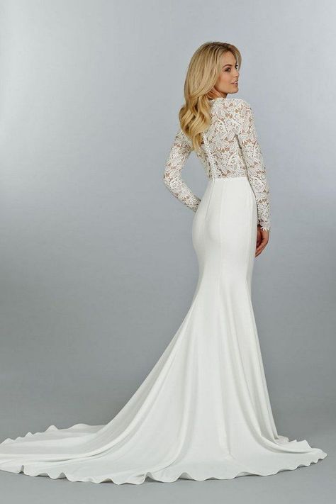 21 Ridiculously Stunning Long Sleeved Wedding Dresses: This lovely v-necked, long-sleeved creation hails from Tara Keely’s Fall 2014 collection, designed by Lazaro Perez. V Neck White Dress, Boho Wedding Dress With Sleeves, Sheath Bridal Gown, Long Sleeve Wedding Dresses, Sleeve Wedding Dresses, Long Sleeve Ball Gowns, Winter Bride, 2015 Wedding Dresses, White Wedding Dress