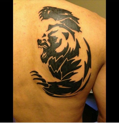 Grizzly Bear Tattoos For Men, Bear Back Tattoo, Aiden Tattoo, Bear Tattoos For Men, Bear Claw Tattoo, Grizzly Bear Tattoos, Tattoo Bear, Bear Paw Tattoos, Stammestattoo Designs