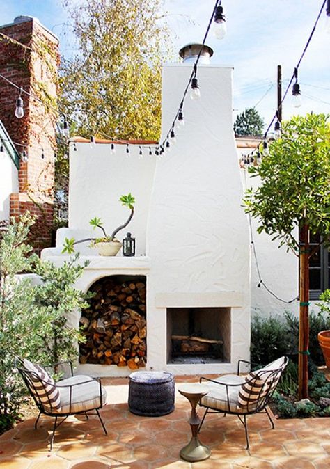 dream patio La Backyard, Spanish Colonial Homes, Disc Interiors, Spanish Decor, Small Fireplace, Spanish Style Home, Apartment Terrace, Casas Coloniales, Spanish Style Homes