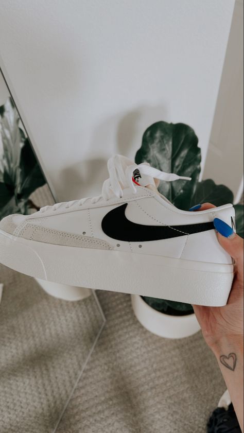 Nike platform blazers Nike Platform Sneakers Outfit, Platform Blazers, Nike Platform, Blazers Nike, Nike Blazers, Nike Blazer Low, Blazer Low, Women Platform Shoes, Hype Shoes