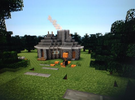 Minecraft Hagrid's Hut Hagrids Hut Minecraft, Server Ideas, Hagrids Hut, Minecraft Inspiration, Minecraft Plans, Minecraft Stuff, Minecraft Blueprints, Minecraft Building, Minecraft Ideas