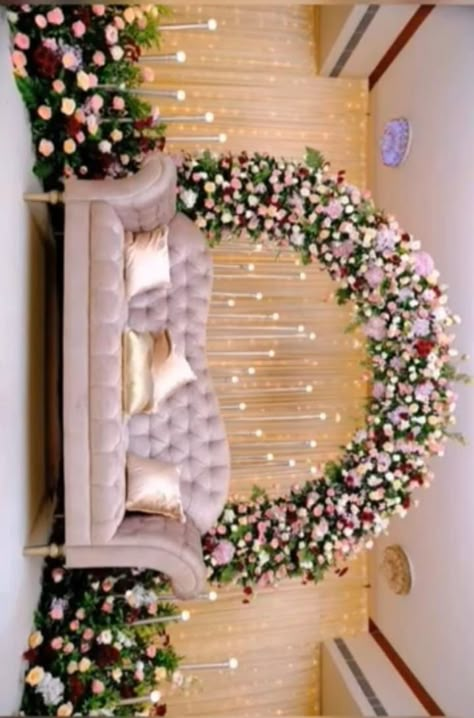 Reception Simple Decor, Flower Decorations Engagement, Engagement Function Decoration, Decor For Engagement Indian, Weeding Stages Decoration Simple, Engagement Backdrop Indian Simple, Engagement Background Decoration Indian, Engegment Decoration Stage, Simple Reception Stage Decor