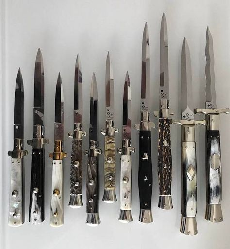 Stiletto Knife, Knife Aesthetic, Switchblade Knife, Automatic Knives, Butterfly Knife, Pretty Knives, Knife Collection, Cool Knives, Sharp Objects