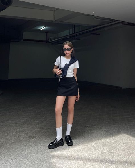 Casual Daily Outfits Simple, Baguio Aesthetic Outfit, Japan Outfit Inspo Summer, Styling Outfit Ideas, Japan Summer Fits, Baguio Ootd Ideas, Asia Summer Outfit, Black Miniskirt Outfits Summer, Summer Heat Outfits