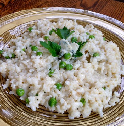 Blue Cheese Risotto with Spring Peas Risotto Recipes Cheese, Cheese Risotto, Pea Risotto, Spring Peas, I Want Food, Summer Eats, Risotto Recipe, Best Gluten Free Recipes, Summer Eating