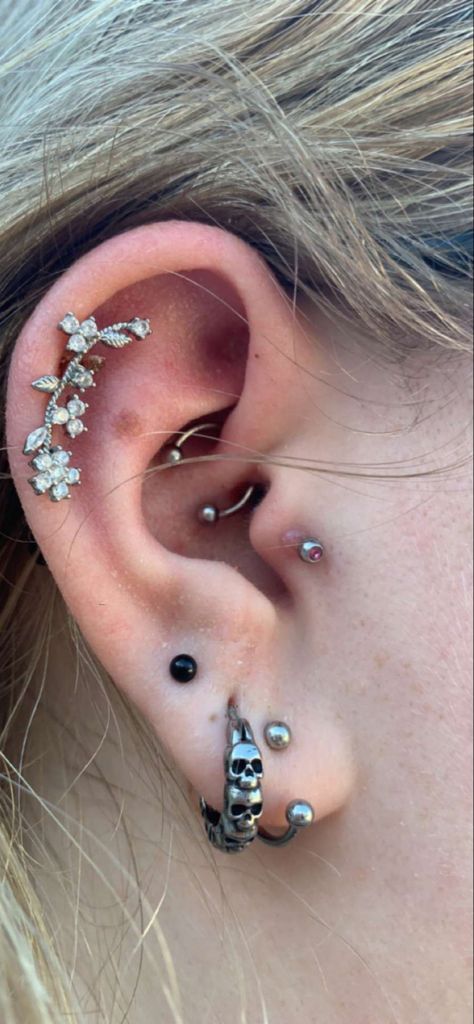 I love creating ear stacks :) Alt Earring Stack, Silver Ear Stack Aesthetic, Earscapes Silver, Silver Ear Stack, Ear Setup, Silver Earring Stack, Ear Stacks, Ears Pierced, Earring Stack