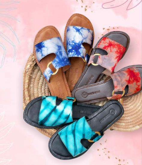 Handmade Footwear For Ladies, Female Slippers Design, Handmade Slippers For Ladies, Palm Slippers, African Fabric Accessories, Casual Leather Sandals, Leather Slippers For Men, Ladies Slippers, Latest African Men Fashion