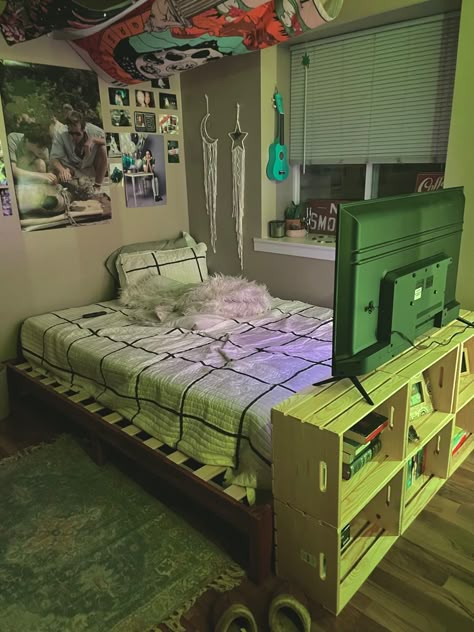 Neon College Dorm, Skater Dorm Room, Weird Bedroom Aesthetic, Maximalist Teen Bedroom, Collage Dorm Aesthetic, Edgy Teen Room, Tomboy Aesthetic Room, Skater Bedroom Aesthetic, Alt Apartment