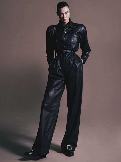 Stefania Ivanescu Harper’s Bazaar Serbia Sleek Looks Fashion Editorial | Page 2 Andro Fashion, Leather Couture, Military Inspired Fashion, Leather Outfits, Dark Style, Leather Outerwear, Creation Couture, Streetwear Fashion Women, Harper's Bazaar